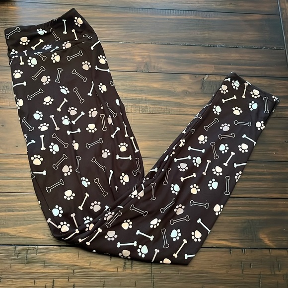 BNWOT - Picture 1 of 3